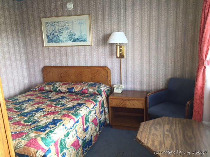 Rainbow Motel Уотертаун Экстерьер фото