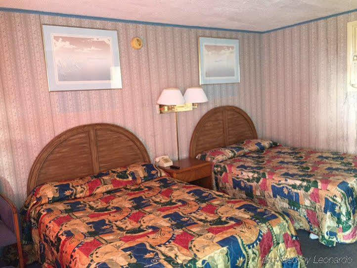 Rainbow Motel Уотертаун Экстерьер фото